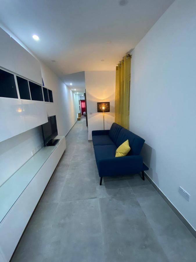 Gzira Two-Bedroom Apartment Exterior photo