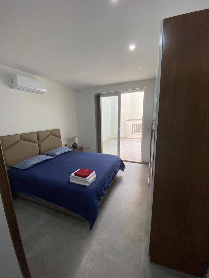 Gzira Two-Bedroom Apartment Exterior photo