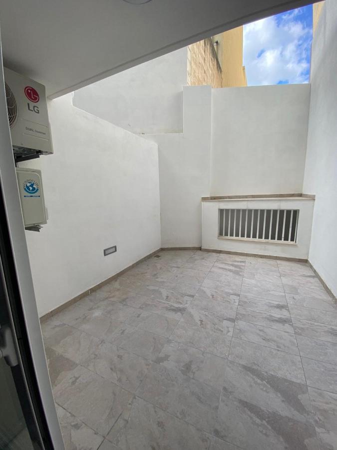 Gzira Two-Bedroom Apartment Exterior photo